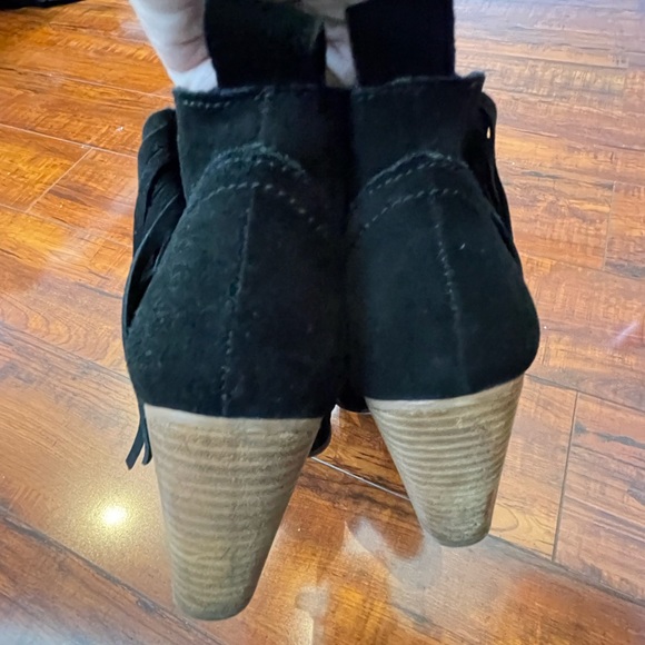 AUTHENTIC STEVE MADDEN SUEDE FRINGE BLACK BOOTIES SZ 7.5 - Picture 11 of 12